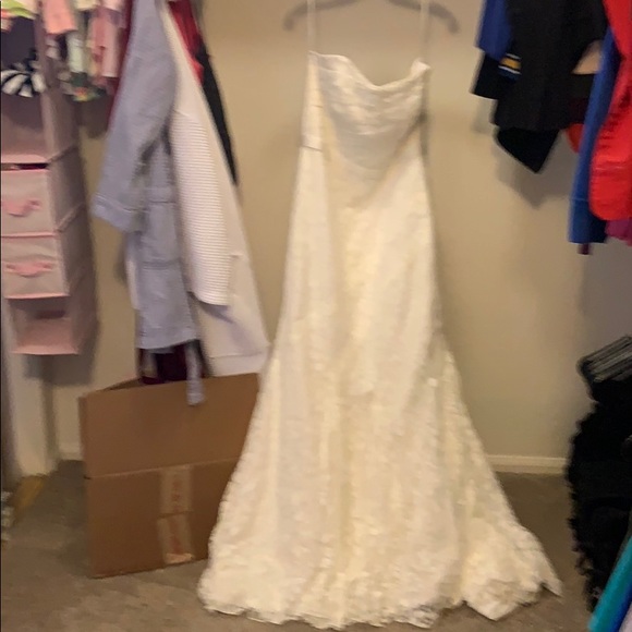 Wedding dress - Picture 5 of 6